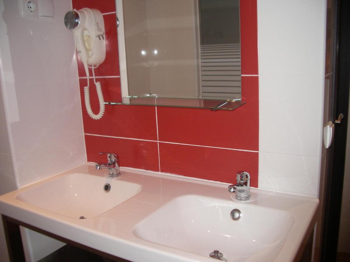 Hostel El Castillo Aninon Zewnętrze zdjęcie