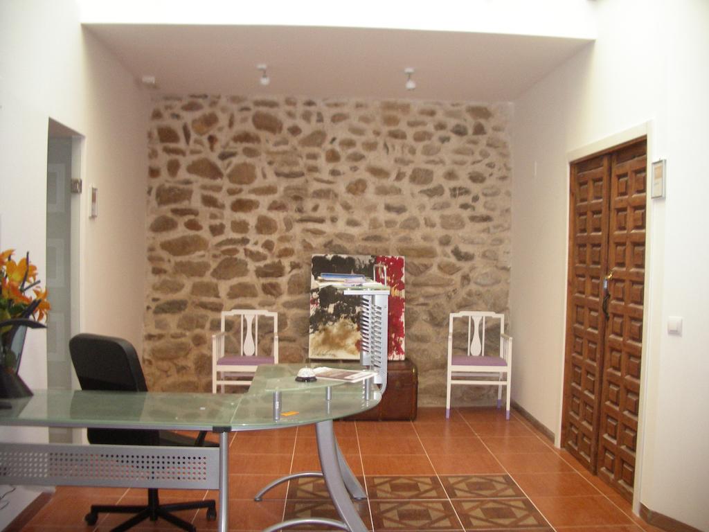 Hostel El Castillo Aninon Zewnętrze zdjęcie