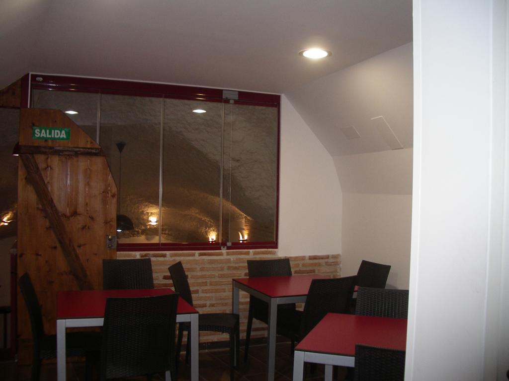Hostel El Castillo Aninon Zewnętrze zdjęcie