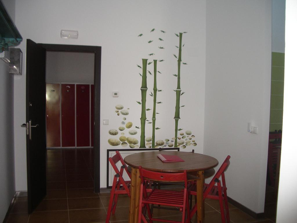 Hostel El Castillo Aninon Zewnętrze zdjęcie
