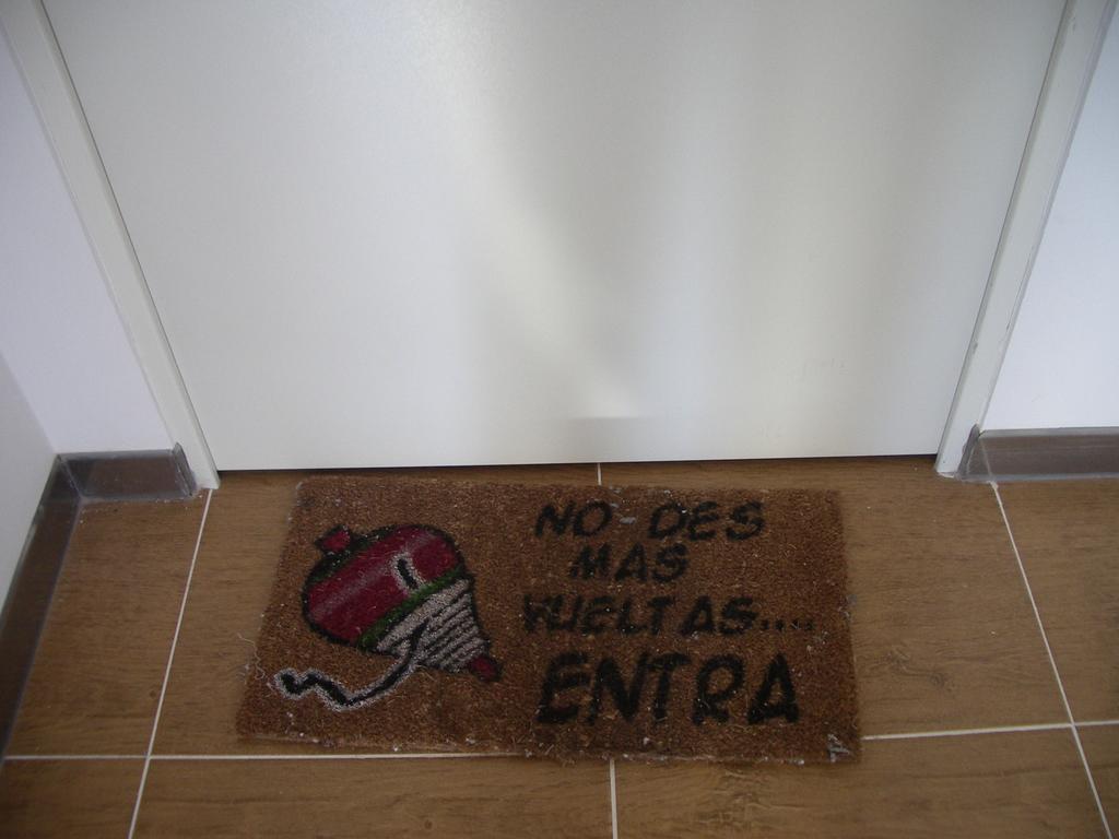 Hostel El Castillo Aninon Zewnętrze zdjęcie